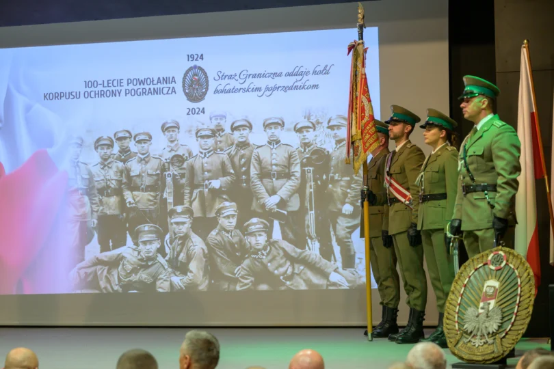 Uczestnicy otwarcia wystawy w Muzeum Narodowym Ziemi Przemyskiej