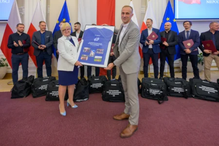 Uczestnicy uroczystości z okazji Narodowego Święta Niepodległości