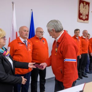 Uczestnicy uroczystości z okazji Dnia Ratownika Górskiego