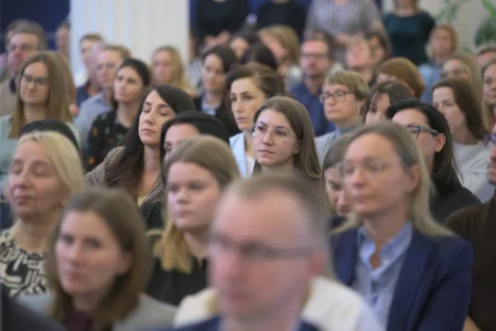 Uczestnicy konferencji na temat cyberbezpieczeństwa