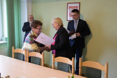 W Podkarpackim Urzędzie Wojewódzkim odbyły się dziś konsultacje ustawy o bonie senioralnym. Z udziałem Marzeny Okły-Drewnowicz, minister do spraw polityki senioralnej