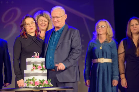 Uczestnicy jubileuszu 30-lecia Warsztatu Terapii Zajęciowej w Mielcu