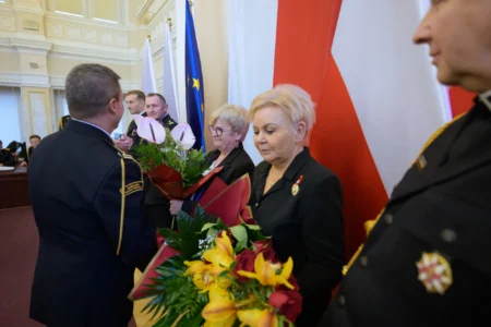Uczestnicy zbiórki strażackiej z okazji Narodowego Święta Niepodległości