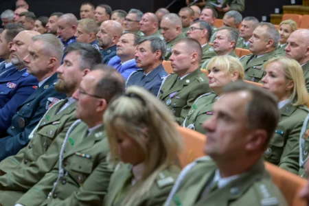 Uczestnicy otwarcia wystawy w Muzeum Narodowym Ziemi Przemyskiej