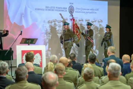 Uczestnicy otwarcia wystawy w Muzeum Narodowym Ziemi Przemyskiej