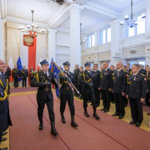 Uczestnicy zbiórki strażackiej z okazji Narodowego Święta Niepodległości