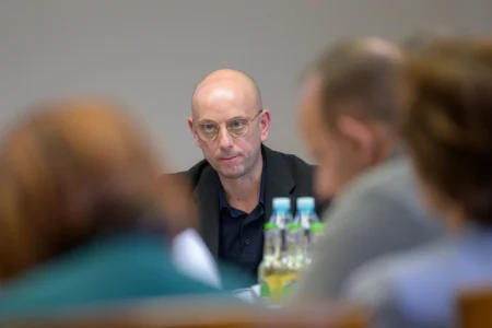 Uczestnicy posiedzenia Powiatowego Zespołu Zarządzania Kryzysowego i ćwiczeń w Tarnobrzegu