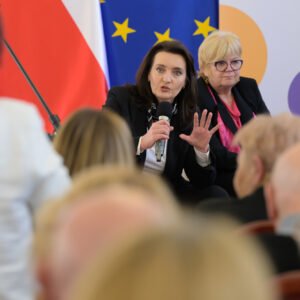 W Podkarpackim Urzędzie Wojewódzkim odbyły się dziś konsultacje ustawy o bonie senioralnym. Z udziałem Marzeny Okły-Drewnowicz, minister do spraw polityki senioralnej