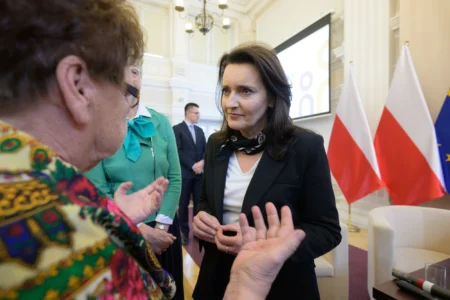 W Podkarpackim Urzędzie Wojewódzkim odbyły się dziś konsultacje ustawy o bonie senioralnym. Z udziałem Marzeny Okły-Drewnowicz, minister do spraw polityki senioralnej