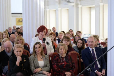 W Podkarpackim Urzędzie Wojewódzkim odbyły się dziś konsultacje ustawy o bonie senioralnym. Z udziałem Marzeny Okły-Drewnowicz, minister do spraw polityki senioralnej