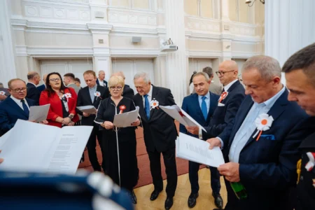 Uczestnicy spotkania patriotycznego w Urzędzie Wojewódzkim