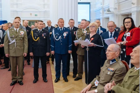 Uczestnicy spotkania patriotycznego w Urzędzie Wojewódzkim