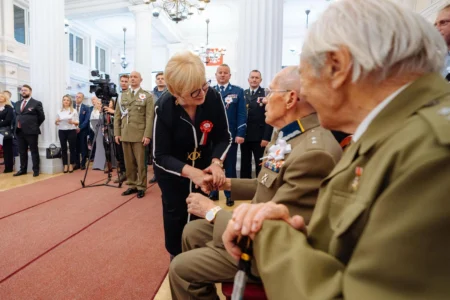 Uczestnicy spotkania patriotycznego w Urzędzie Wojewódzkim