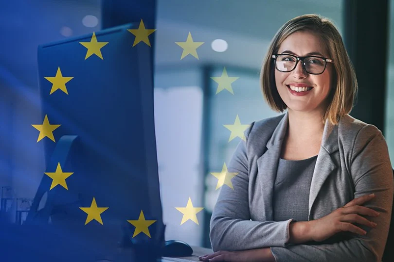 Kobieta na tle flagi unijnej