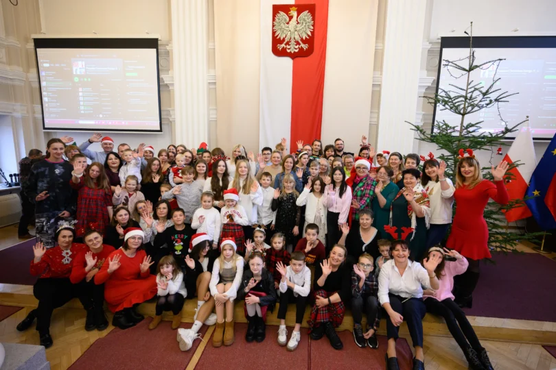 Warsztaty bożonarodzeniowe dla dzieci z domów dziecka w PUW