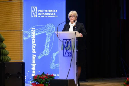 Uczestnicy uroczystego posiedzenia Senatu Politechniki Rzeszowskiej