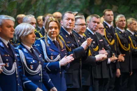 Uczestnicy spotkania opłatkowego służb mundurowych