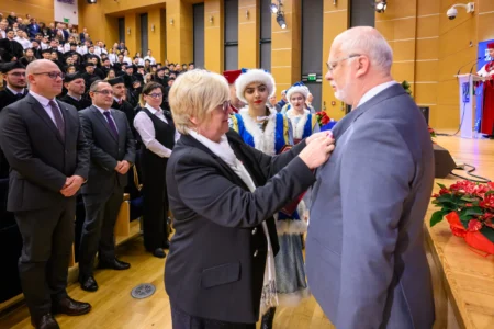 Uczestnicy uroczystego posiedzenia Senatu Politechniki Rzeszowskiej