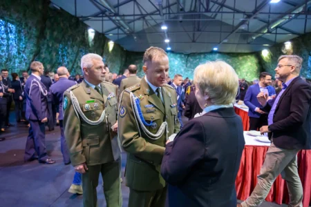 Uczestnicy spotkania opłatkowego służb mundurowych