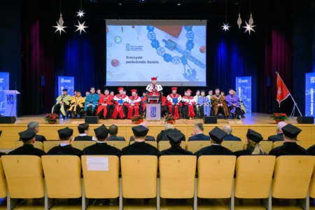 Uczestnicy uroczystego posiedzenia Senatu Politechniki Rzeszowskiej