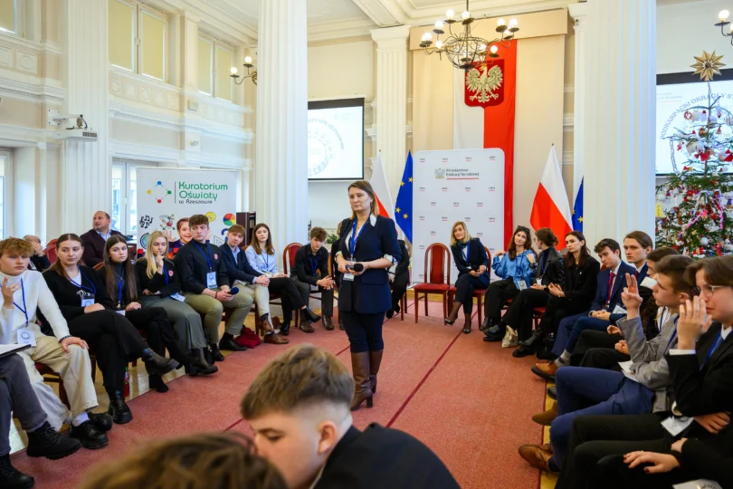 Uczestnicy spotkania z wiceminister edukacji Pauliną Piechną- Więckiewicz