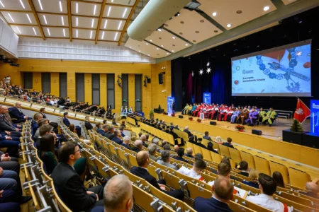 Uczestnicy uroczystego posiedzenia Senatu Politechniki Rzeszowskiej