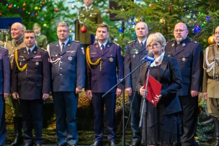 Uczestnicy spotkania opłatkowego służb mundurowych