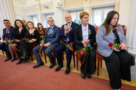 Zasłużeni mieszkańcy regionu otrzymali odznaczenia państwowe