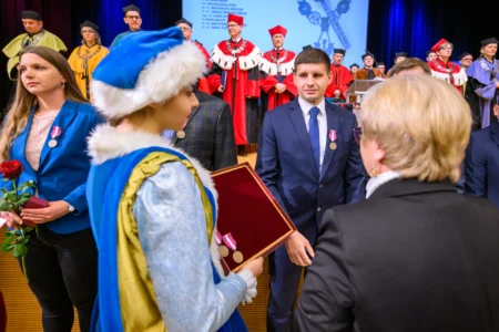 Uczestnicy uroczystego posiedzenia Senatu Politechniki Rzeszowskiej