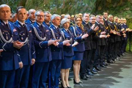 Uczestnicy spotkania opłatkowego służb mundurowych