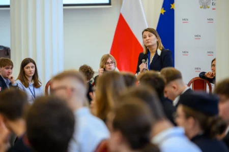 Uczestnicy spotkania z wiceminister edukacji Pauliną Piechną- Więckiewicz