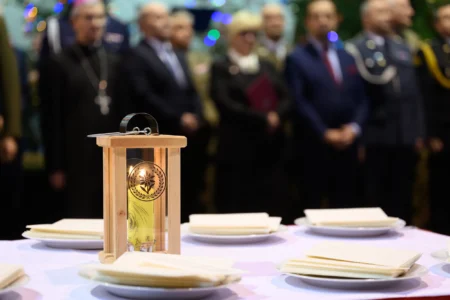 Uczestnicy spotkania opłatkowego służb mundurowych