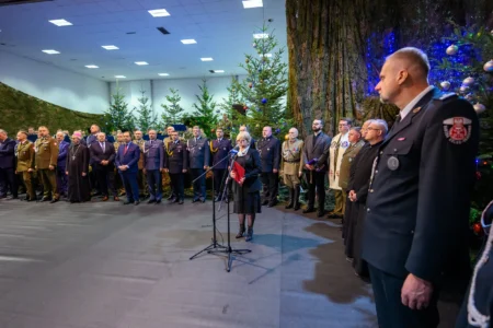 Uczestnicy spotkania opłatkowego służb mundurowych