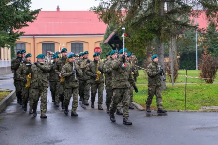 Uczestnicy obchodów Święta 1. batalionu Strzelców Podhalańskich