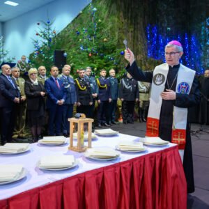 Uczestnicy spotkania opłatkowego służb mundurowych