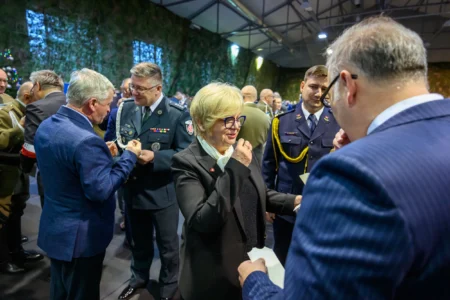 Uczestnicy spotkania opłatkowego służb mundurowych