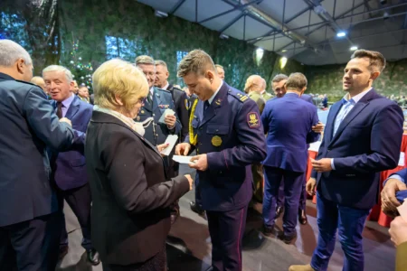 Uczestnicy spotkania opłatkowego służb mundurowych