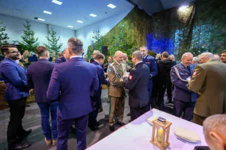 Uczestnicy spotkania opłatkowego służb mundurowych