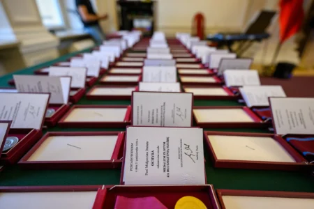 Zasłużeni mieszkańcy regionu otrzymali odznaczenia państwowe