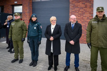 Uczestnicy otwarcia drogowego przejścia granicznego Malhowice - Niżankowice