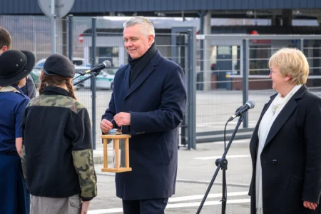 Uczestnicy otwarcia drogowego przejścia granicznego Malhowice - Niżankowice