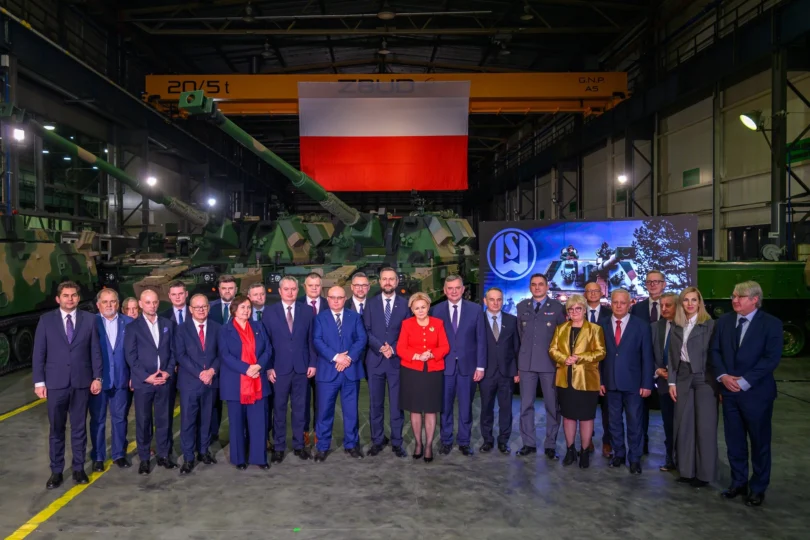 Podpisanie umowy na dostawę uzbrojenia. Stalowa wola.