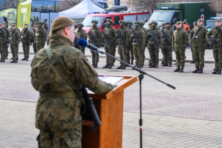 Uczestnicy przysięgi wojskowej terytorialsów