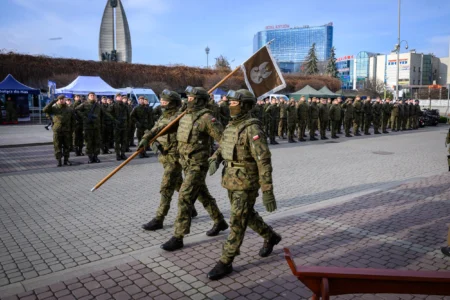 Uczestnicy przysięgi wojskowej terytorialsów