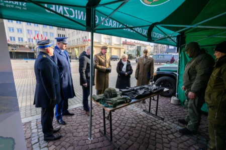 Uczestnicy przysięgi wojskowej terytorialsów