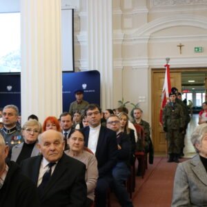 Uczestnicy spotkania wojewódzkiego upamiętniającego losy Zesłańców Sybiru