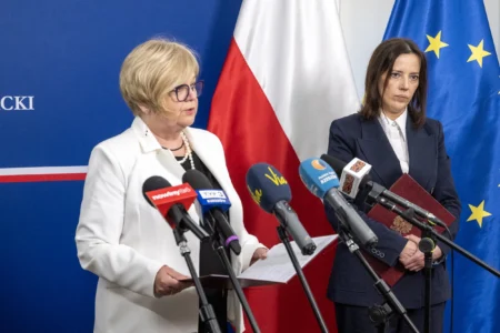 Uczestnicy uroczystości wręczenia odznaczeń państwowych