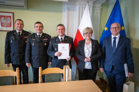 Uczestnicy spotkania wojewody ze strażakami - sportowcami