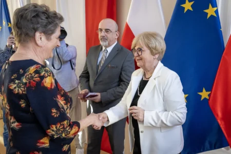 Uczestnicy uroczystości wręczenia odznaczeń państwowych