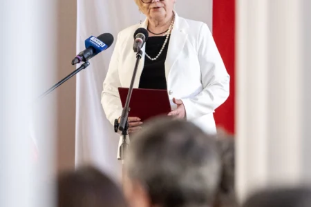 Uczestnicy uroczystości wręczenia odznaczeń państwowych